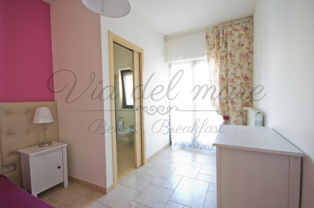 Viadelmare Rooms Monopoli Habitación foto